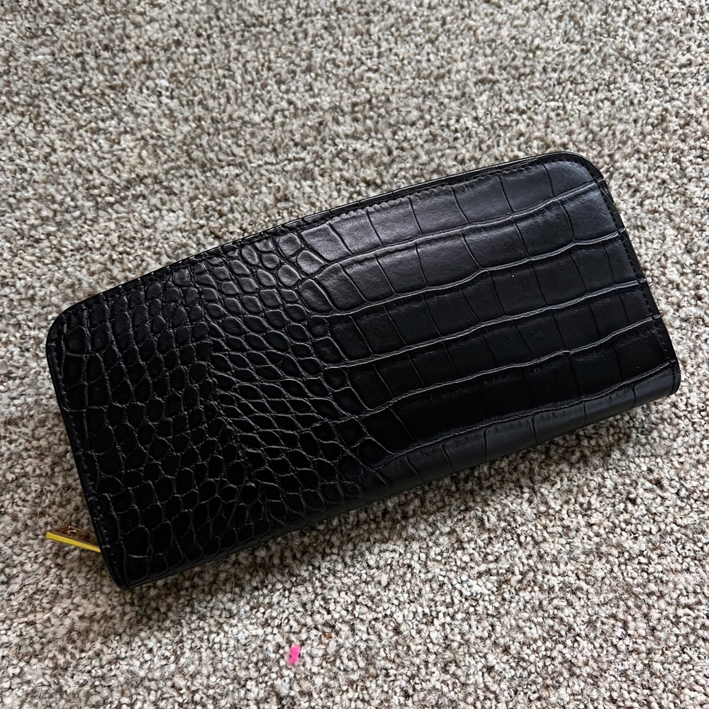 a new day leather wallet. amazing condition